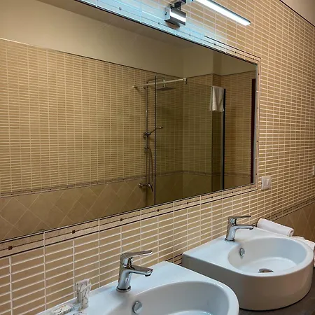 Beb Dragonara Lägenhet *